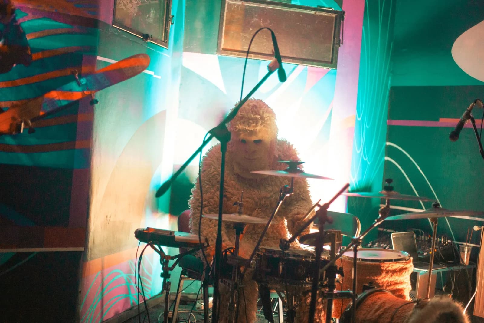 SKIER AND YETI