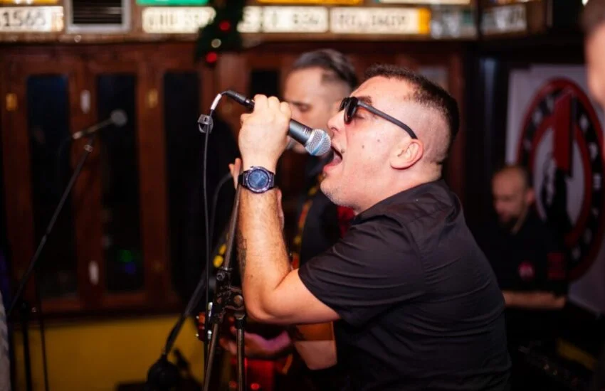 Crveni karton / GNEZDO FEST